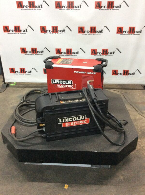 A lincoln electric welding machine and battery box.